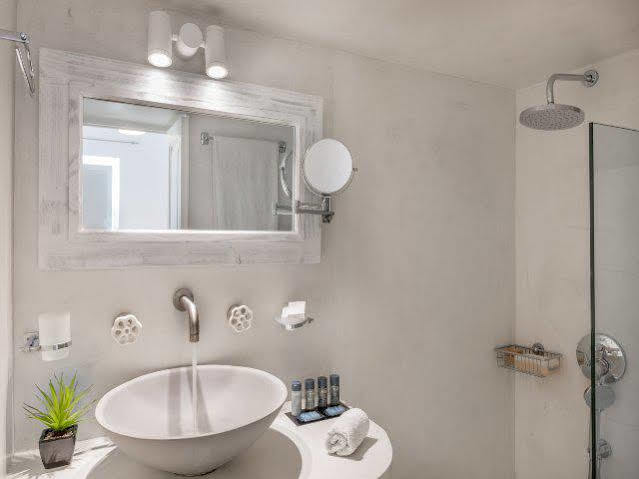 On The Rocks Santorini Hotel อิเมโรวิยอน ภายนอก รูปภาพ
